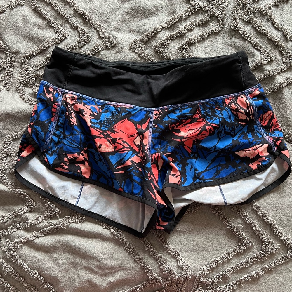 lululemon speed up shorts - size 6- paint storm in harbor blue